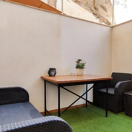 Apartment Plaza De Cristos Con Jardin By Sharingco *