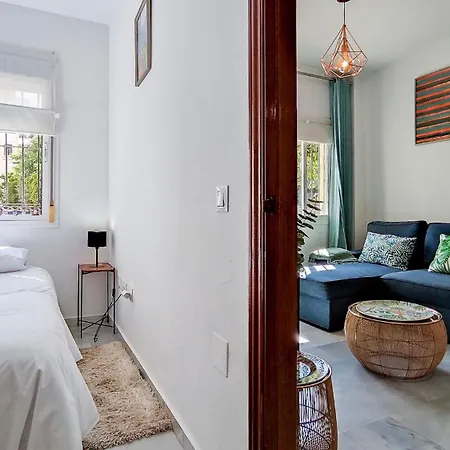 Apartment Plaza De Cristos Con Jardin By Sharingco *