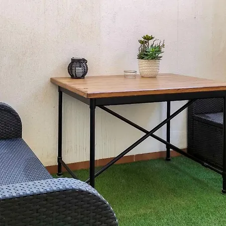 Appartamento Plaza De Cristos Con Jardin By Sharingco
